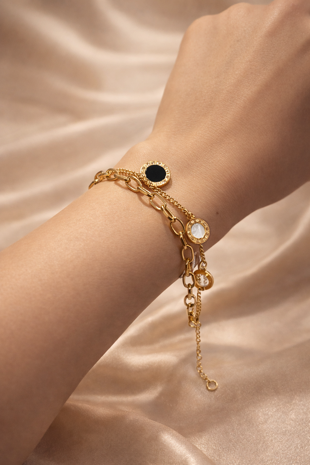 Eterna Circle Bracelet