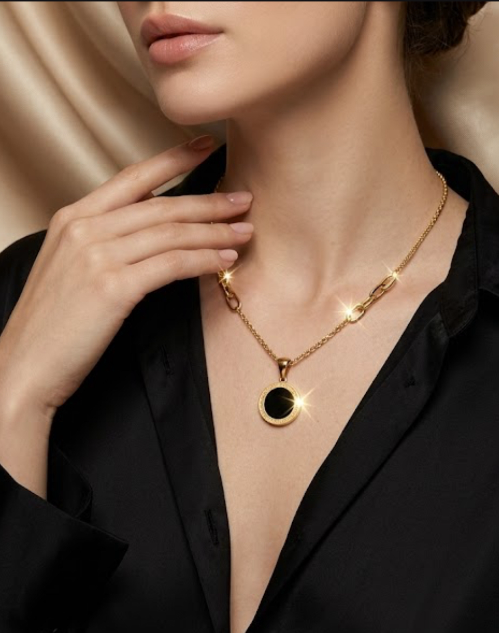 Noir Aura Necklace